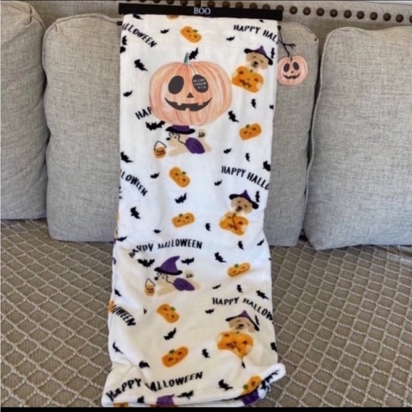 New

Happy Halloween Dog with Witches Hat/ Bats & Pumkin  Plush Throw Blanket - Picture 1 of 4